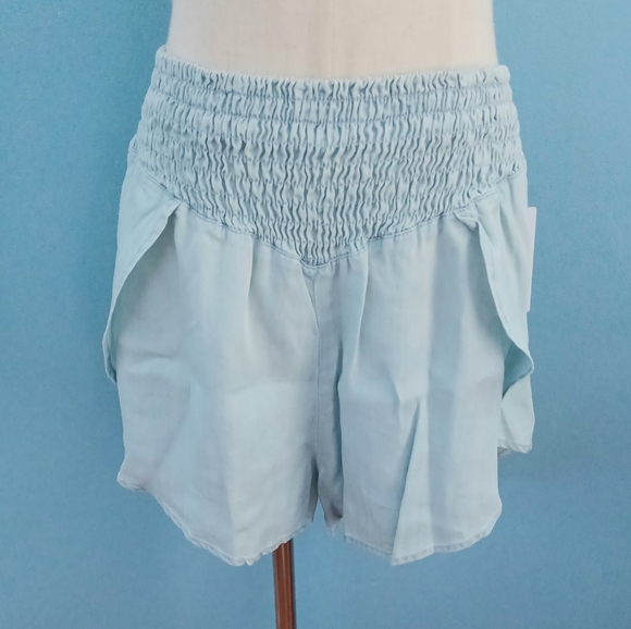 NEW!Guess XL blue smock tulip shorts - Picture 4 of 12